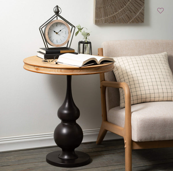 BLACK WOODEN ACCENT TABLE
